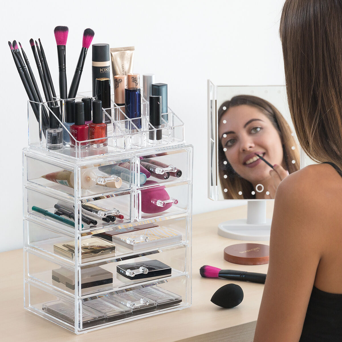 The makeup organizer Biyo