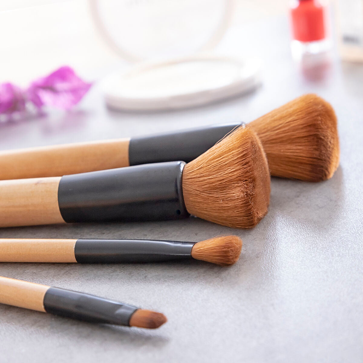 Makeup Brushes & Carrying Bag - 5 Pieces