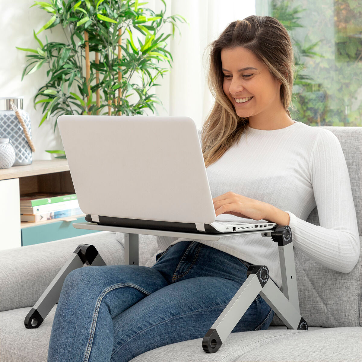 Stolik na laptopa — regulowany i wielofunkcyjny 