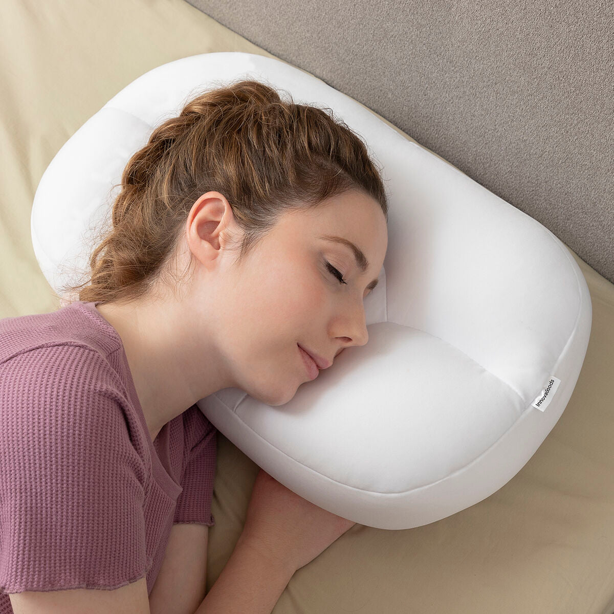 Cloud-shaped 3D pillow